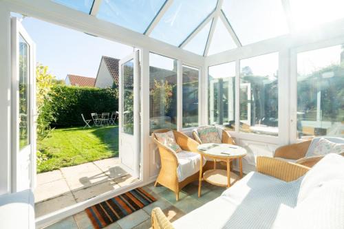 Rainbow Cottage in Thorpeness, Close to the Beach, Golf and the Country Club