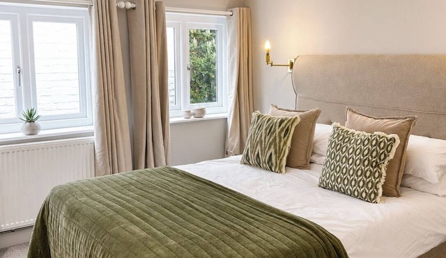 Raven Suites - The Nest | Central Location