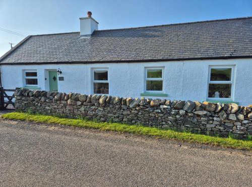 RAWSON COTTAGE at High Drummore Stranraer LOVELY 2 BEDROOM SEMI RURAL
