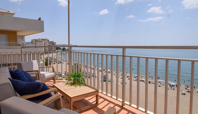 Ref: 200 Beachfront apartment with pool and stunning sea views