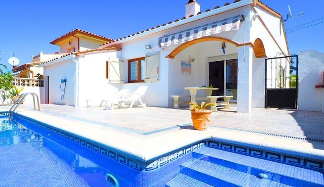 Ref. DESTINATA: Nice house with private pool, air conditioning and wifi.