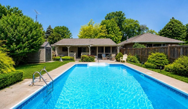 Relaxing Pool Retreat Near Wineries & Point Pelee