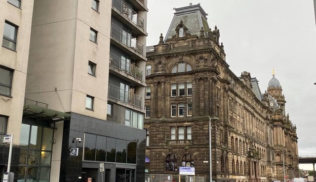 Remarkable 2-Bed Apartment in Glasgow