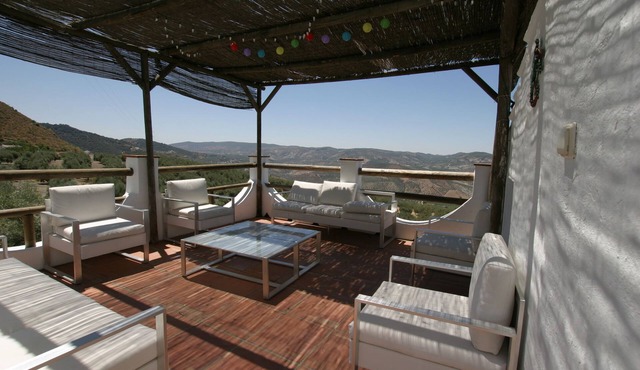 Restored, spacious and totally private farmhouse and pool. Stunning lake views.