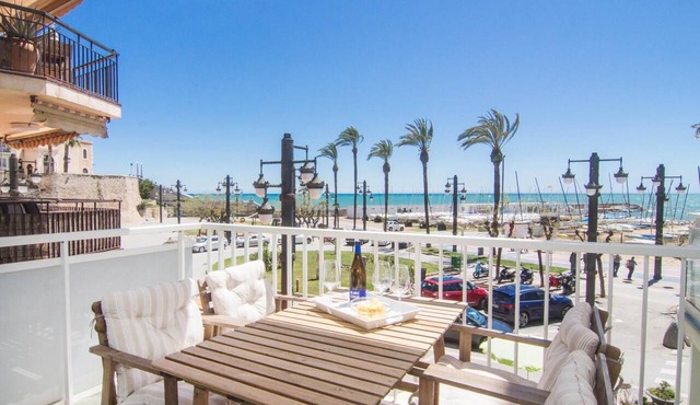 RIBERA SOL BY BLAUSITGES Beach front property with stunning sea views in Sitges.
