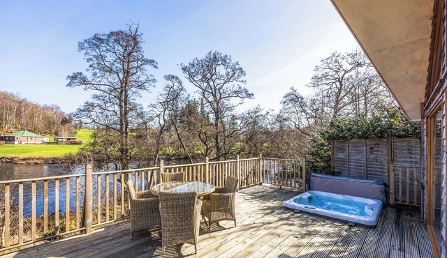 Riverbank Cottage - UKC9291