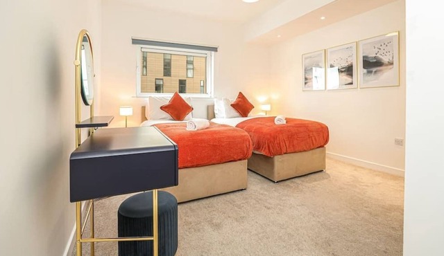 Riverside Modern Spacious 2 Bedroom Flat