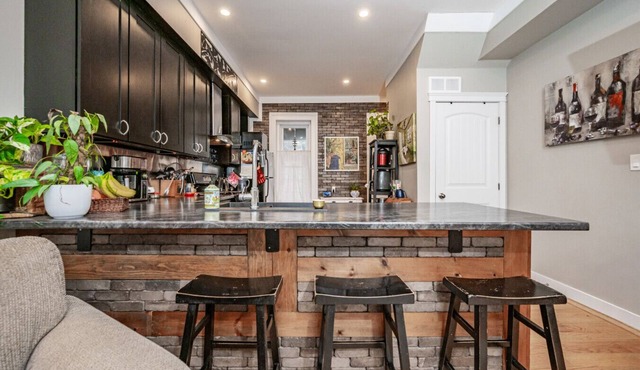 Riverside Retreat with Modern Comforts in the Heart of Elora