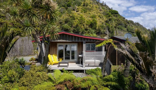 Romantic Cottage Rental with Tasman Sea Views on South Island, New Zealand