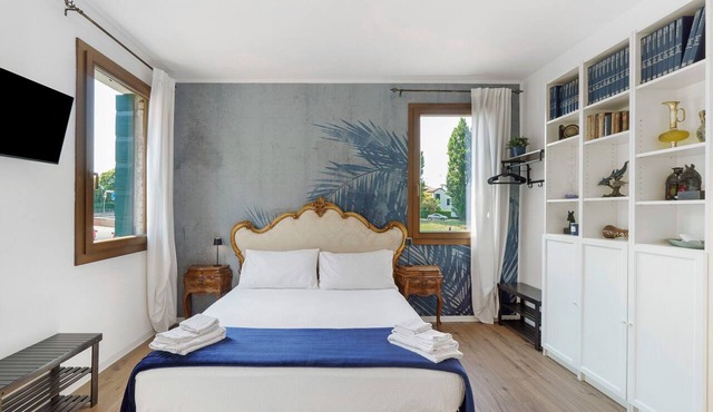 Romantic Suite near Venice with Private Entrance and Wi-Fi