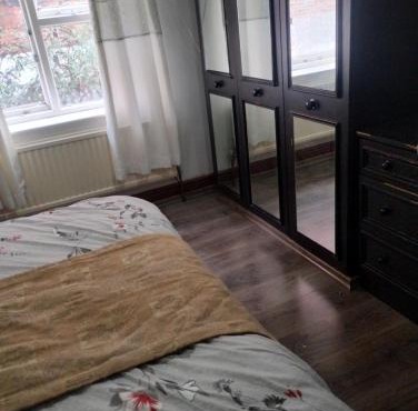 Room 3, 34 Morris Road E14