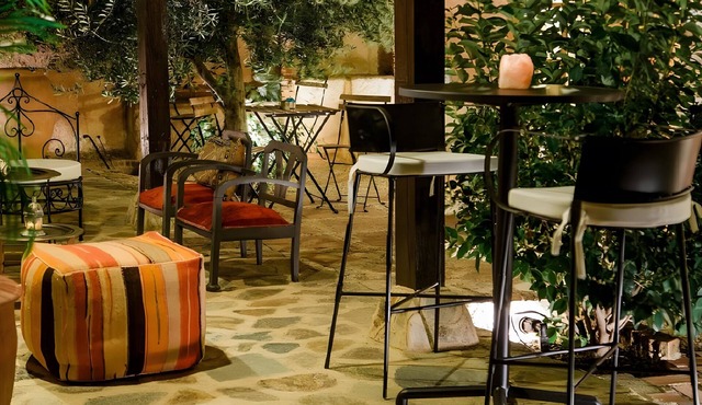 Room 'Ocre' with Shared Garden and Wi-Fi