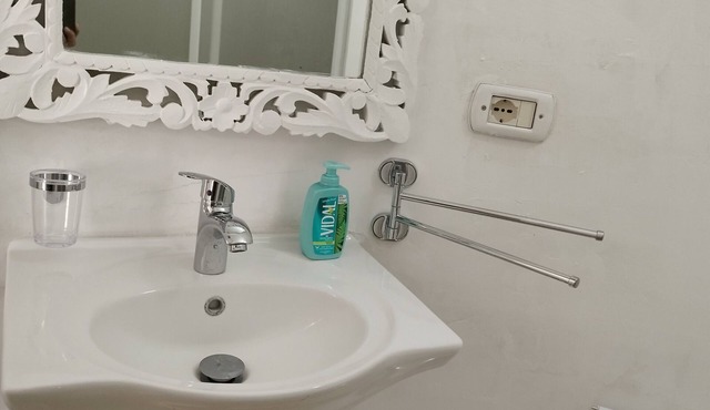 Room 'Villa Sterlizia - Ulivo' with Shared Pool, Wi-Fi and Air Conditioning
