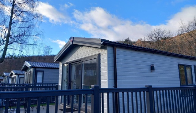 ROWAN, pet friendly, with a garden in St Fillans