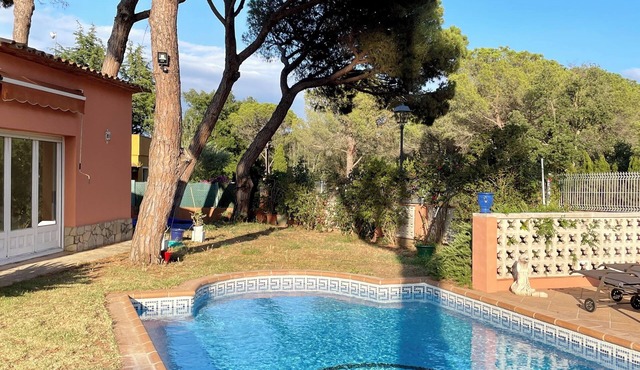 Rural chalet in Mont-ras, less than 10 minutes from the beach