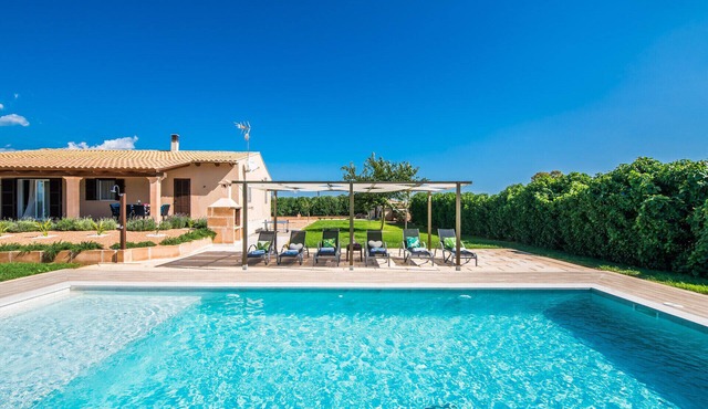 Rural finca Villa del Nord with pool in Mallorca