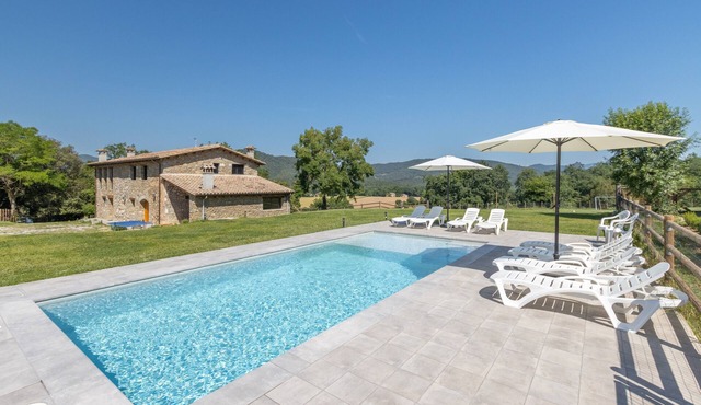 Rural House 'La Rossa' with Mountain Views, Private Pool and Wi-Fi