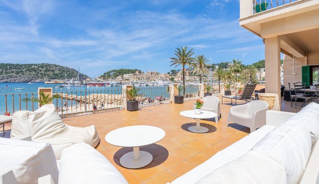 Sa Caleta - first line from sea