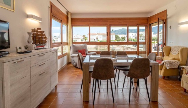 Sant Carles 20 - sunny apartment with sea views