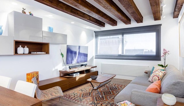 Santa Ana Apartment by Flatsweethome
