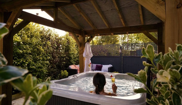 Scenery Hill Hideaways | Lake District Hot Tub Retreat & BBQ Hut