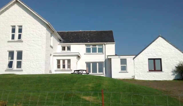 Scoor House -Cruachan. Stunning views towards Loch Assapol, 3 bedroom Apartment.