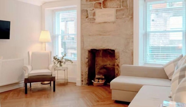 Seaside Apartment in Fife coastal town Aberdour