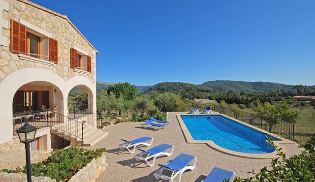 Ses Rotes - Spacious country house with private pool for 10 people in Mallorca