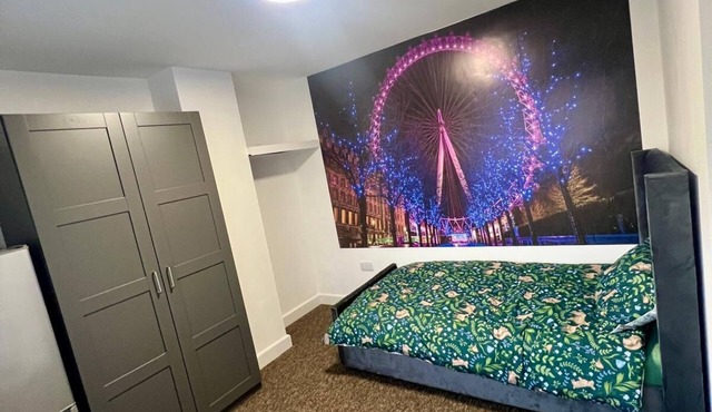 Shared House in Ipswich with plenty of space and parking