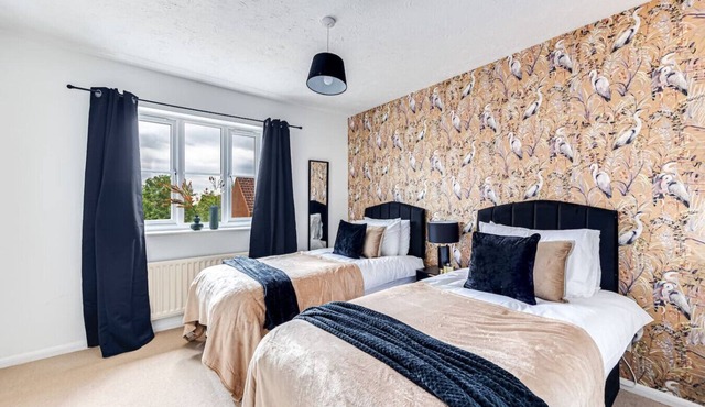 Shenley House Excellent Location Driveway Parking Garden FastWifi SmartTVs Yoko Property