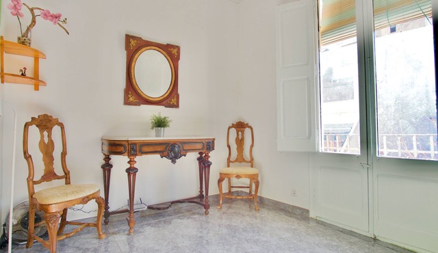 Silent flat in Gracia minutes 10 minutes walking from Sagrada Familia!