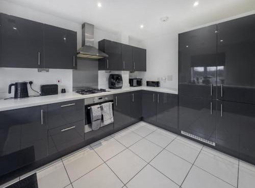 Sleeps 8 with Garden and Pet Friendly