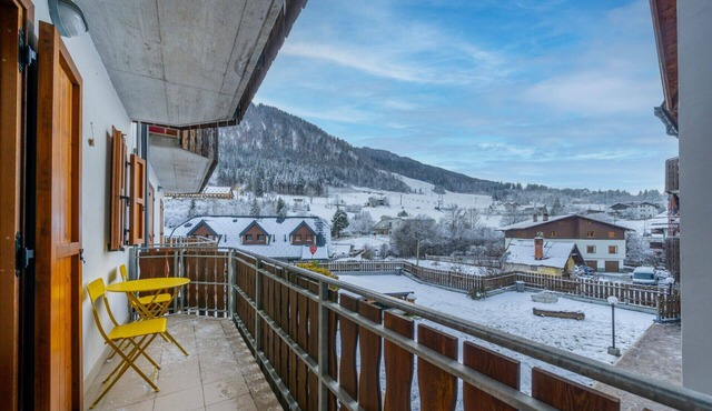 Small & Charming Apt - Overlooking the Alps