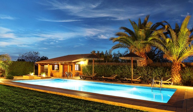 SON LLANERAS VILLA - NEAR ES TRENC, MALLORCA, RELAXING GETAWAY, POOL, A/C, WIFI