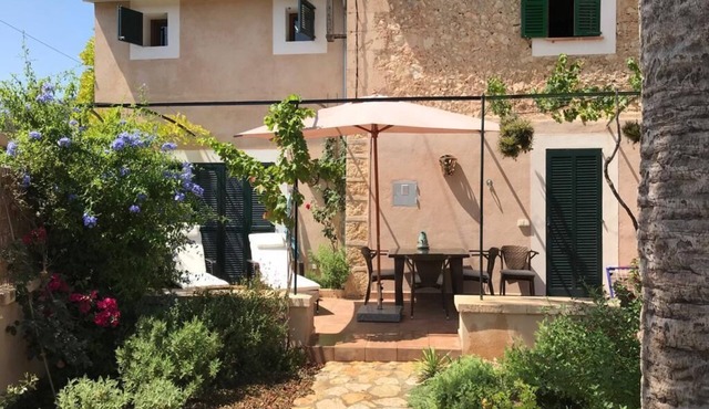 SON REI "CA NA VIVI " Idyllic vacation home with pool