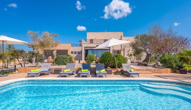 SON VIGILI - Villa with private pool in Campos. Free WiFi