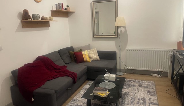 Soothing 1-bedroom apartment in welcoming Edgware neighborhood
