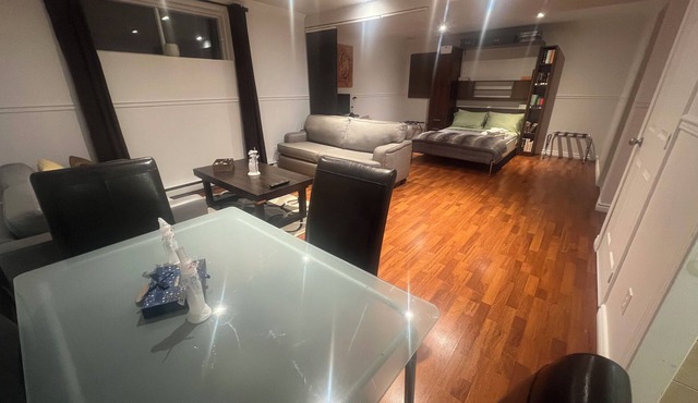 Sous-sol complet privé SDB, coin repas, Domaine Vert-Sud, Mirabel