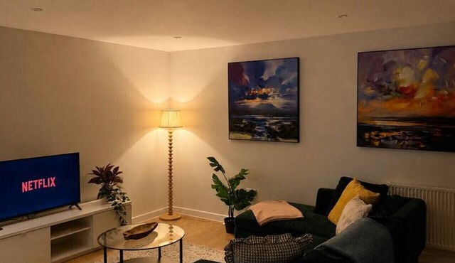 Spacious 2 Bed apartment Rainham LDN Gated Parking