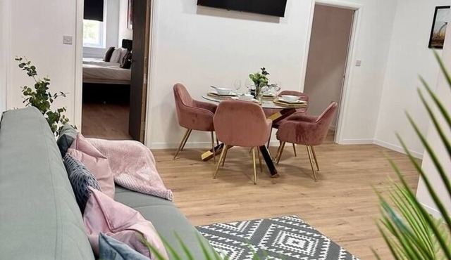 Spacious 2-Bed Doncaster | Ideal for Teams