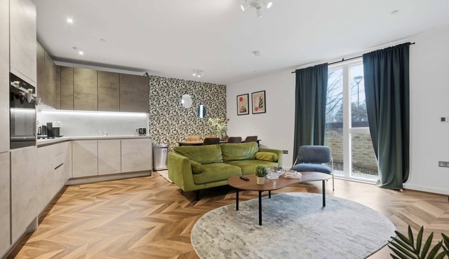 Spacious 2BR near Stratford Station Olympic Park