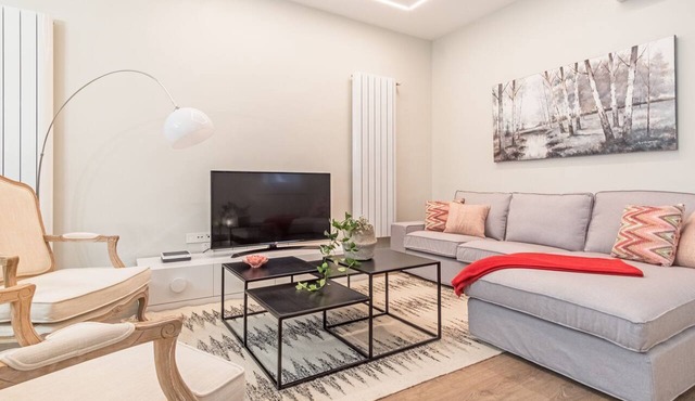 Spacious 3-Bed Apartment in Chueca, Madrid