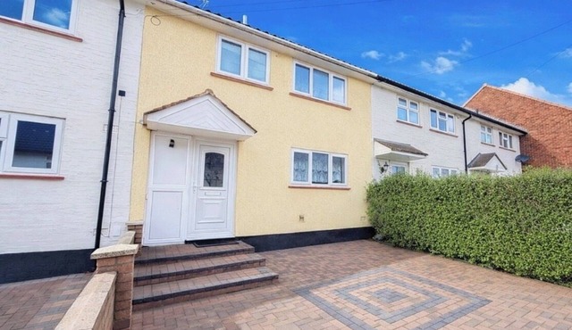 Spacious 3-Bed Home with Garden & Parking