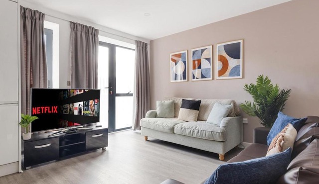 Spacious 3-Bed Home Near ExCeL London