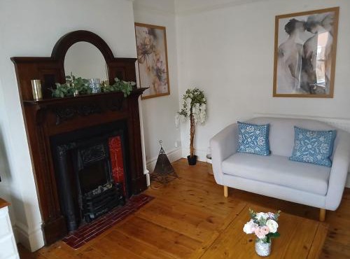 Spacious 4 Bedroom House, Garden, Nr Ipswich Town Centre with hot tub