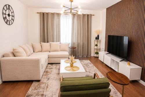 Spacious 4BR, 2 Reception Rooms in Spalding, Free Parking, Sleeps 7