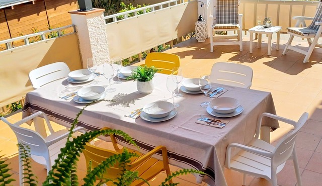 Spacious and bright with large terrace. Ságaró (Costa Brava)