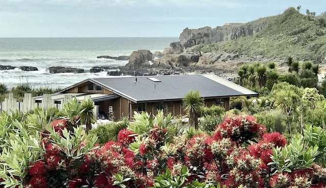 Spacious and Modern Beachfront Glamping Rental in Punakaiki, New Zealand