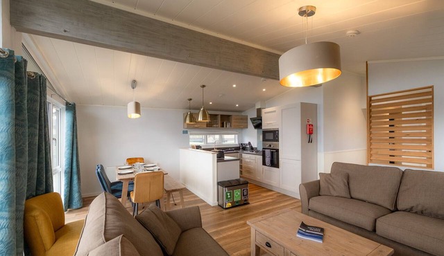 Spacious Hilltop Lodge For 6 Near Edinburgh