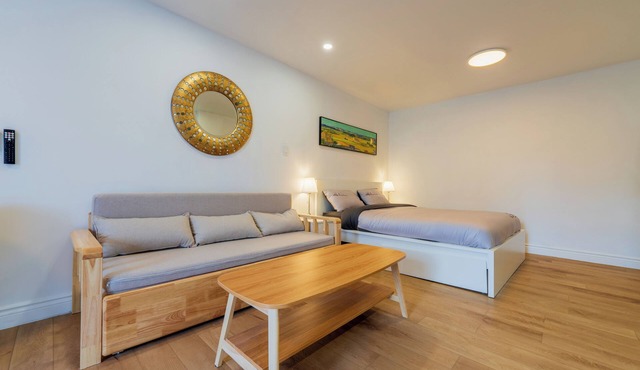 Spacious Studio for 4 | Full Kitchen + Laundry